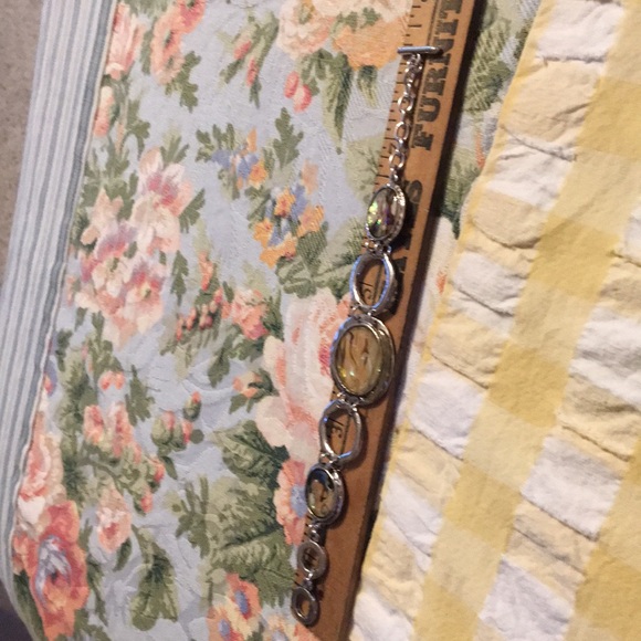 Abalone and silvertone bracelet toggle clasp - Picture 6 of 7